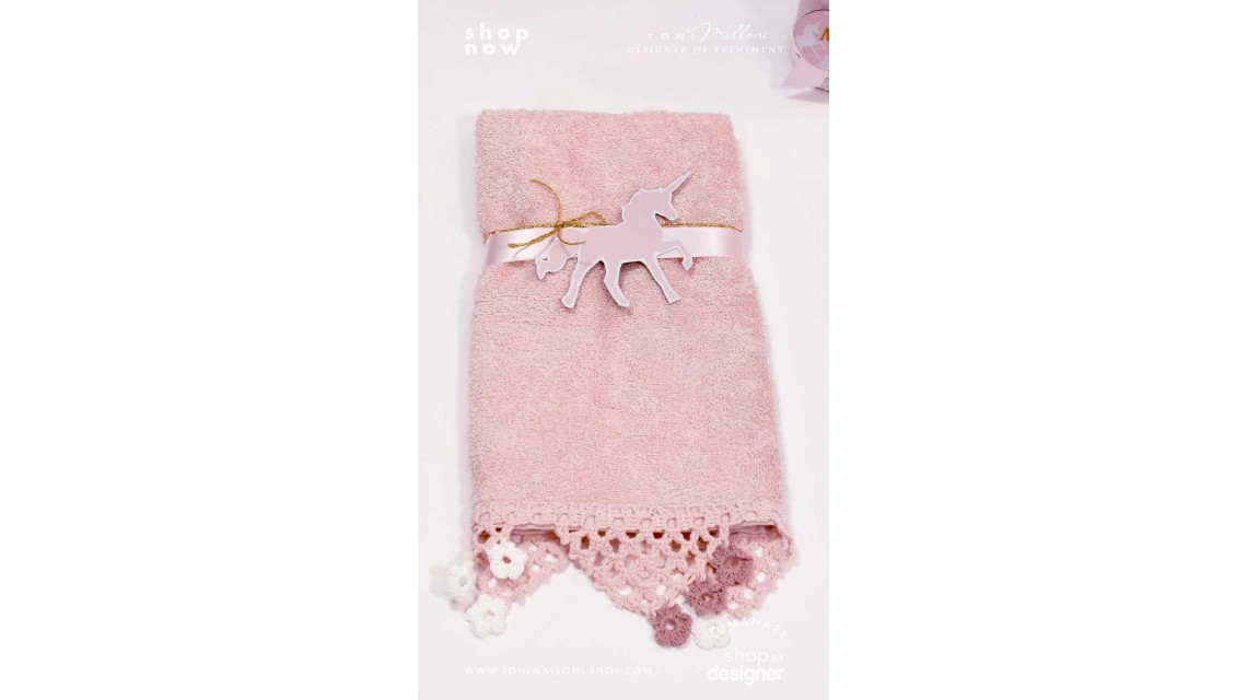 Trusou de botez roz pudra cu broderie personalizata gold si unicorni Unicorn Valley 2